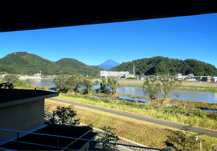 自主的に何か行動できるスタッフ 旅館に もっと熱を 公式 富嶽 はなぶさ 静岡県 伊豆長岡温泉 旅館 宿泊