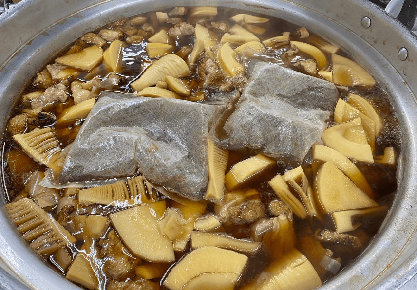 今年も筍の収穫が始まりました ご夕食やネットショップで提供致します 旅館便り 伊豆長岡温泉 富嶽 はなぶさ 公式 中伊豆の温泉旅館